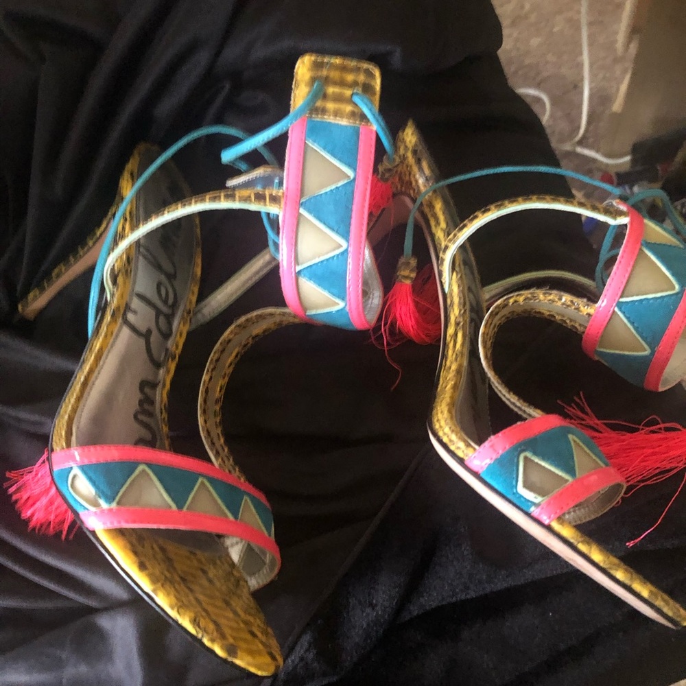 Sandals - Picture 2 of 3